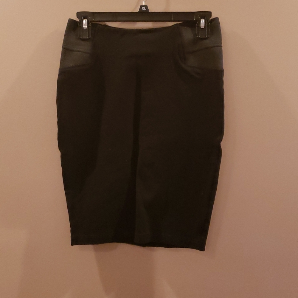 Sapphire red Black pencil skirt